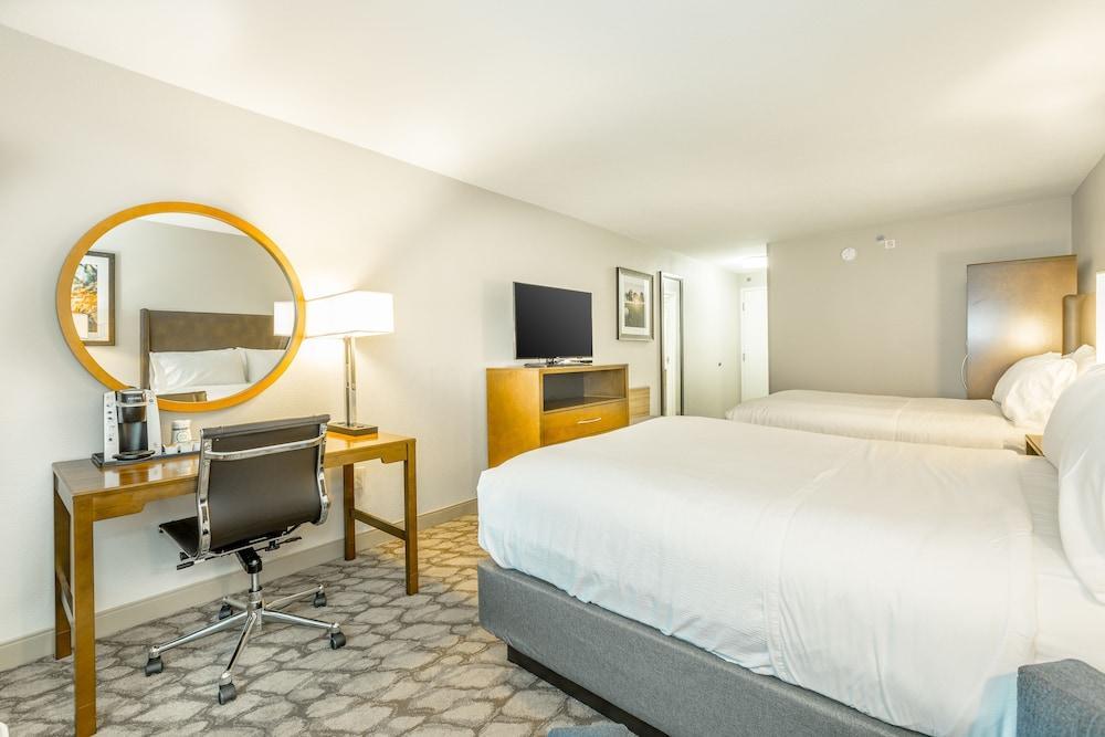 And Peachtree By Ihg Peachtree City