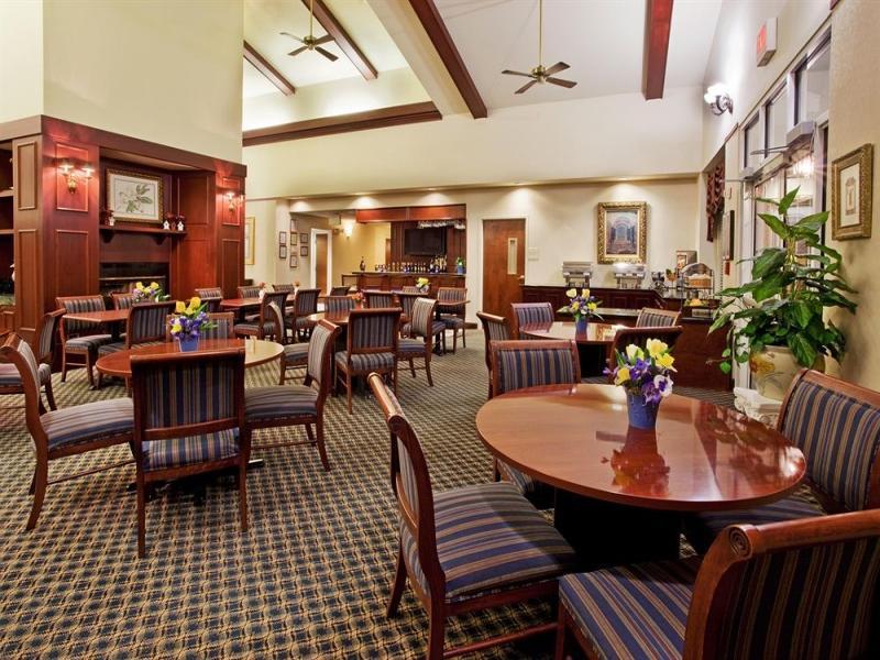 Hotel And Peachtree By Ihg