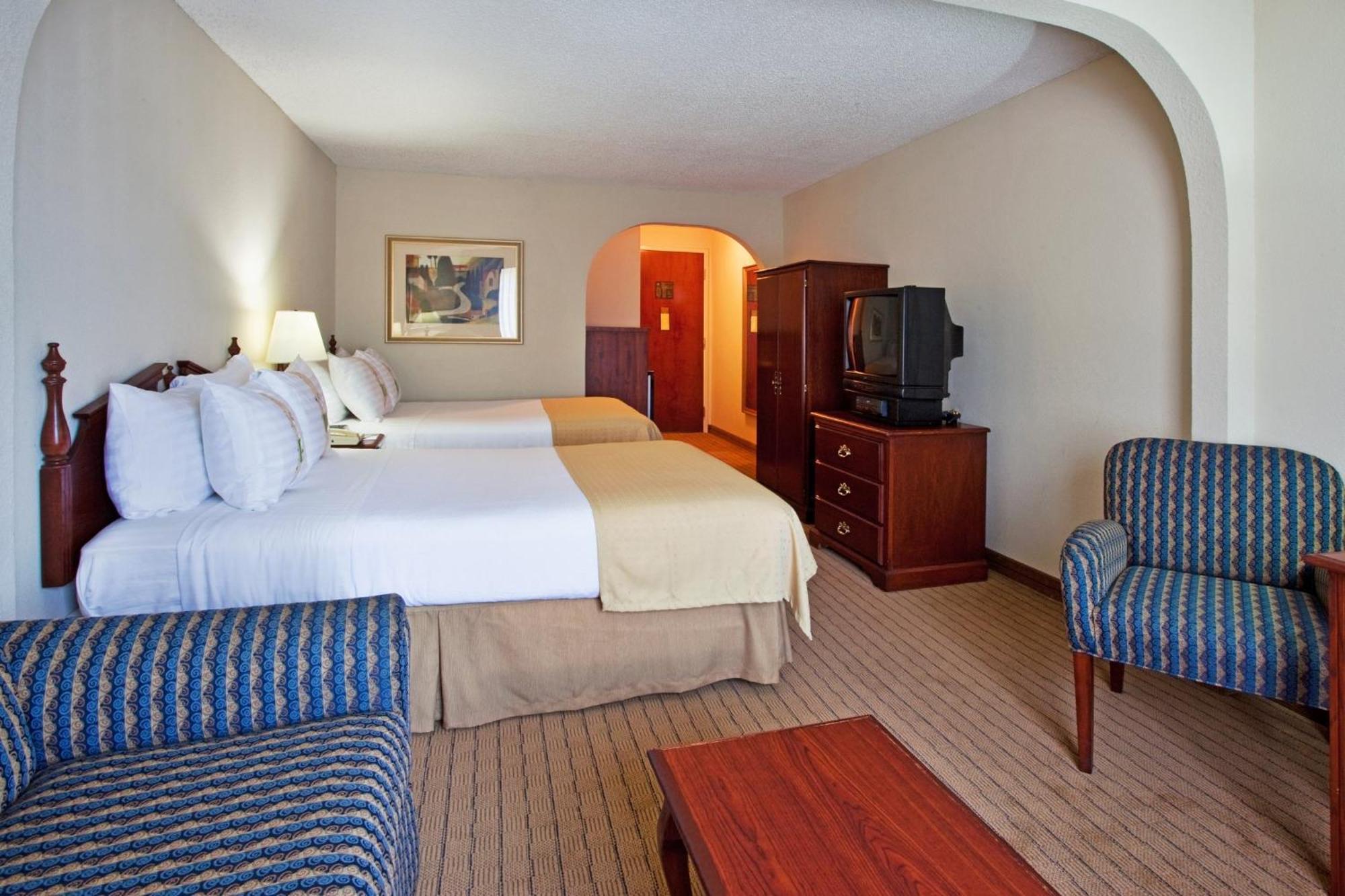 And Peachtree By Ihg Hotel Peachtree City