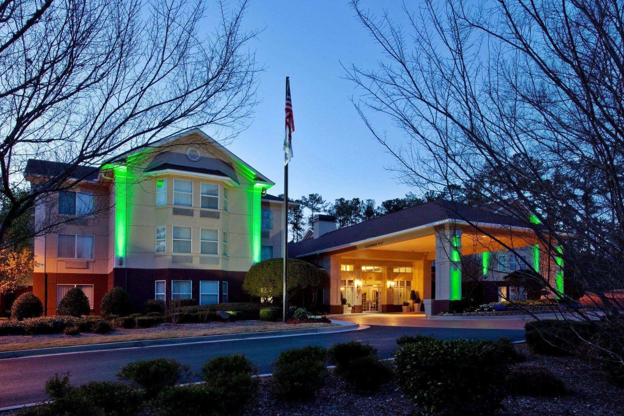 And Peachtree By Ihg Hotel Peachtree City