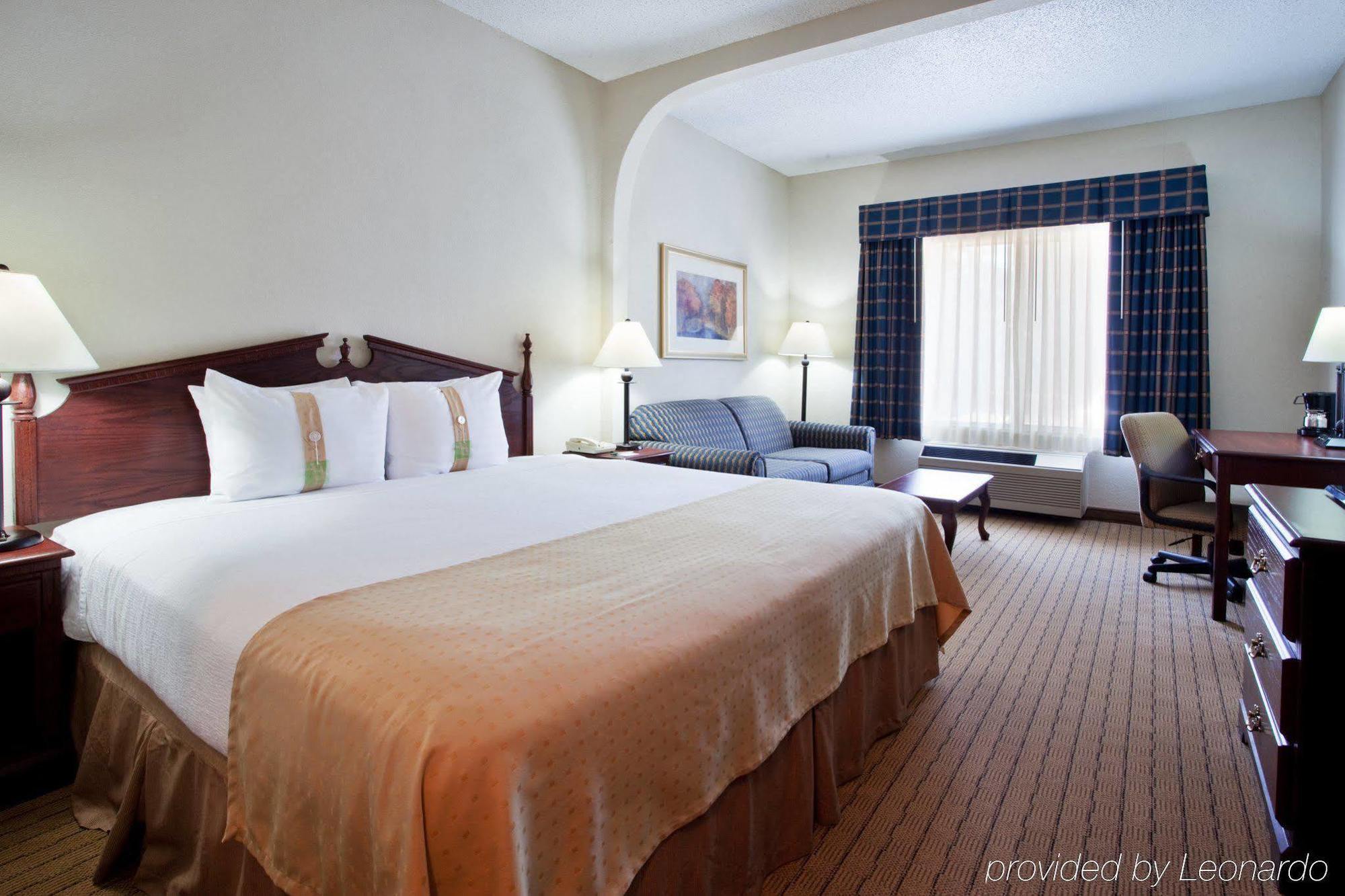 And Peachtree By Ihg Hotel 3*