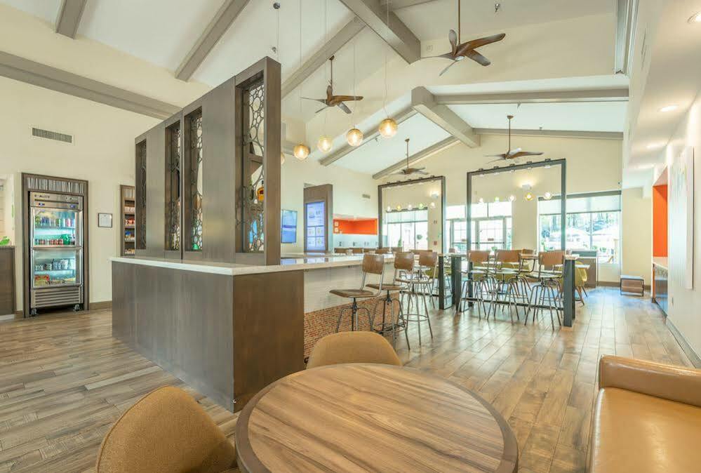 Hotel And Peachtree By Ihg Peachtree City