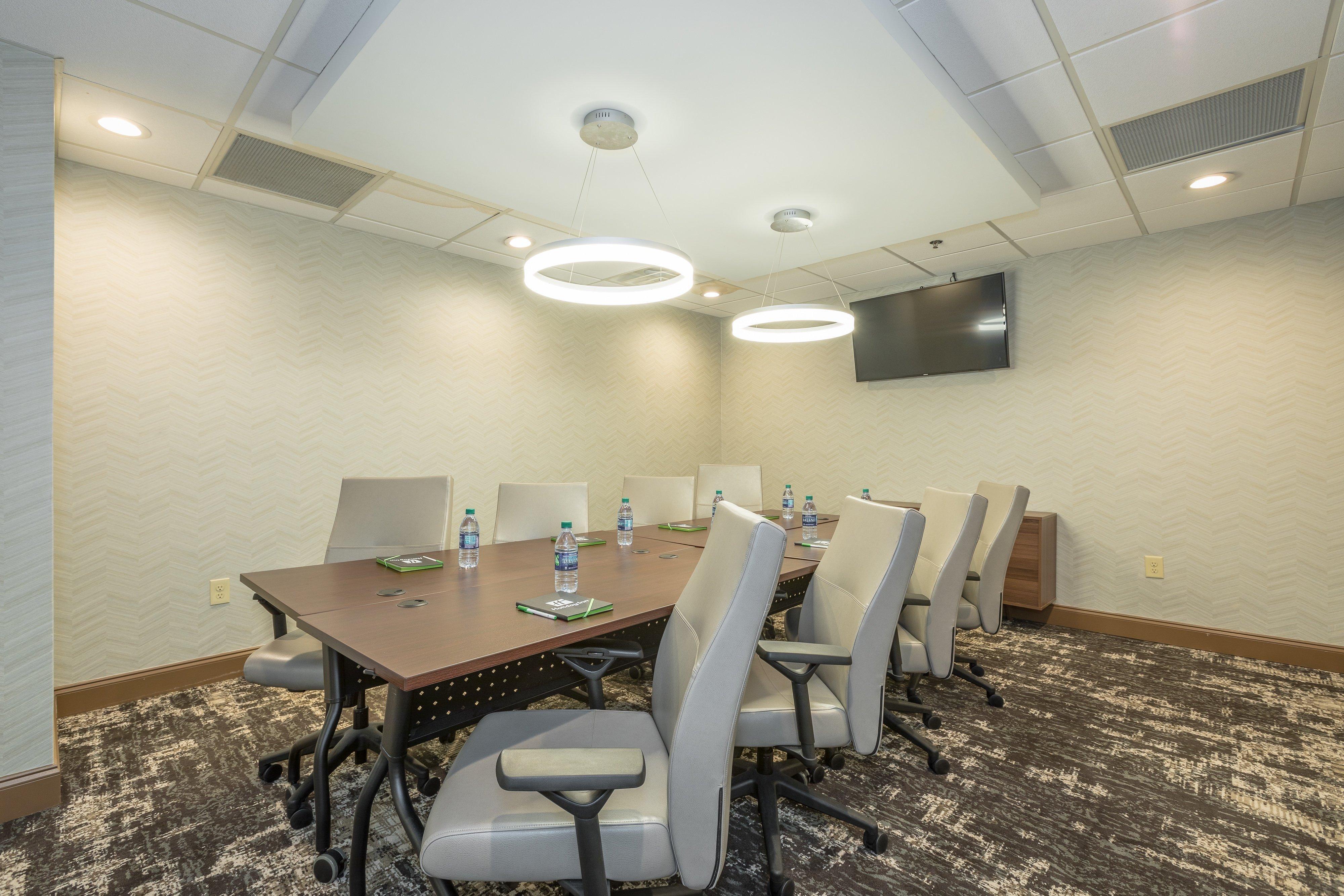 Hotel And Peachtree By Ihg Peachtree City