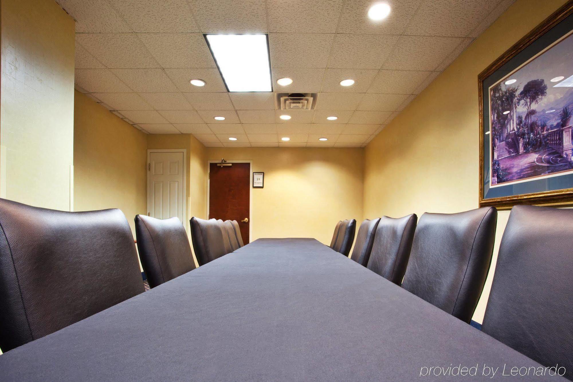 Hotel And Peachtree By Ihg Peachtree City
