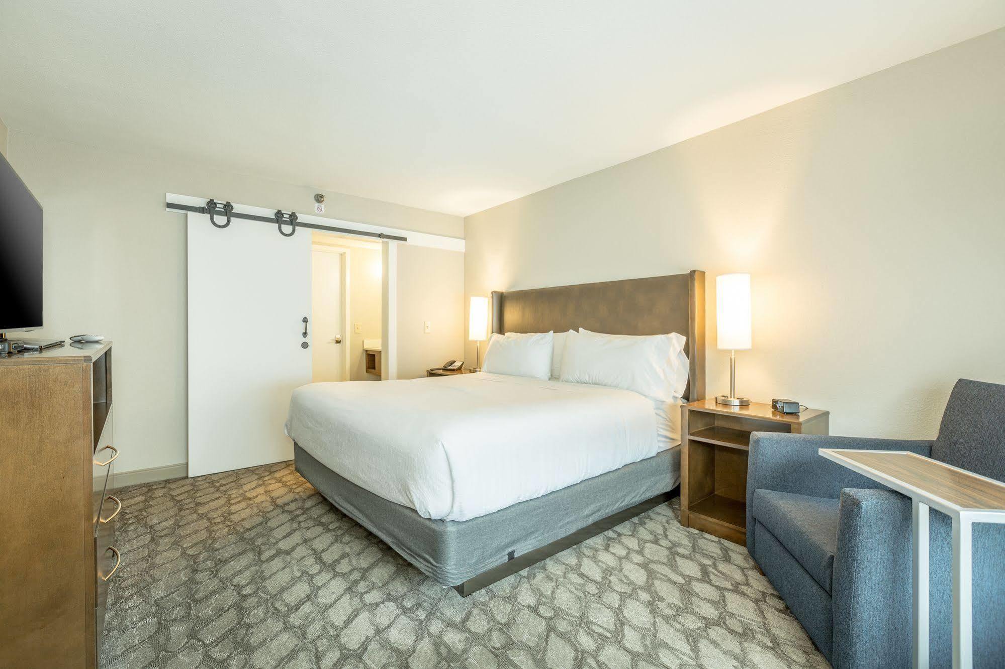 And Peachtree By Ihg Hotel